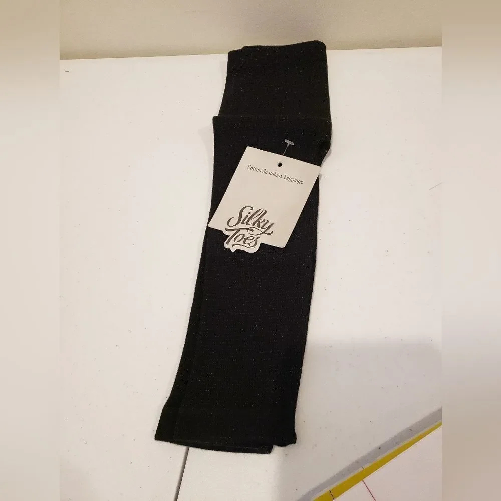 NWT Silky Toes Socks/Leggings